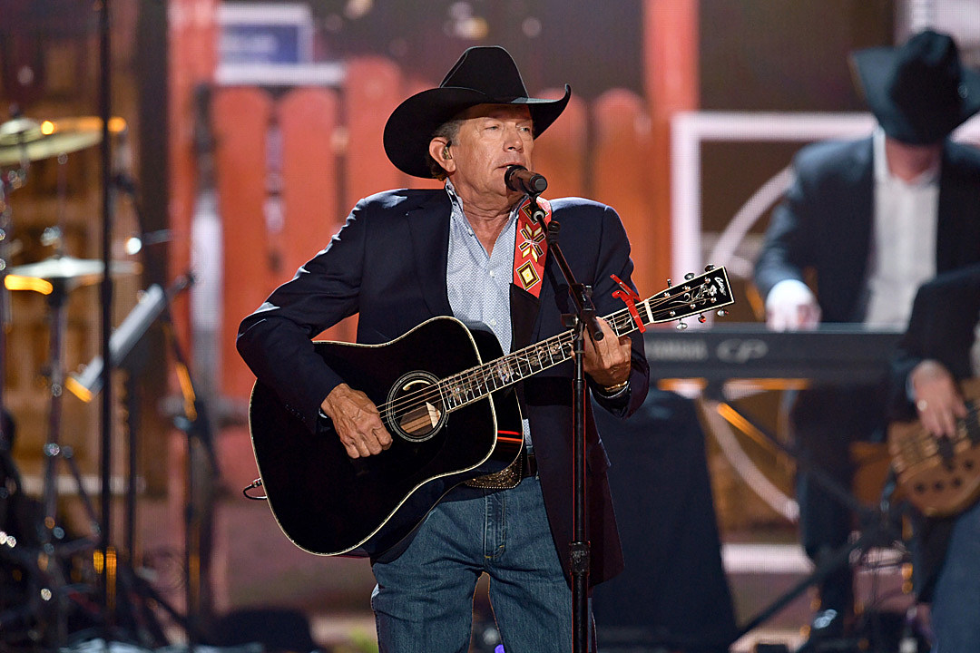 George Strait Closes Out ACMs With 'Every Little Honky Tonk Bar'