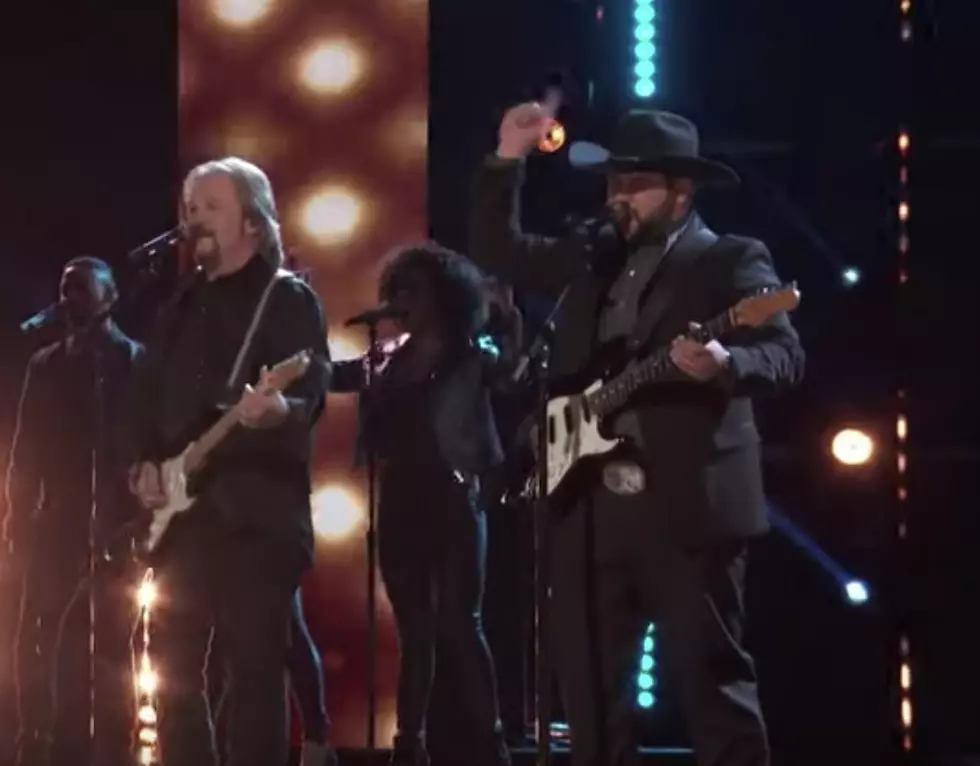 'The Voice': Andrew Sevener Meets Travis Tritt on Stage