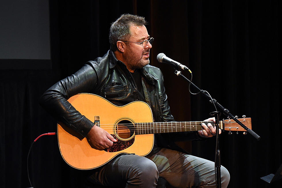 Vince Gill Embraces Oklahoma Roots on Upcoming New Album, ‘Okie’