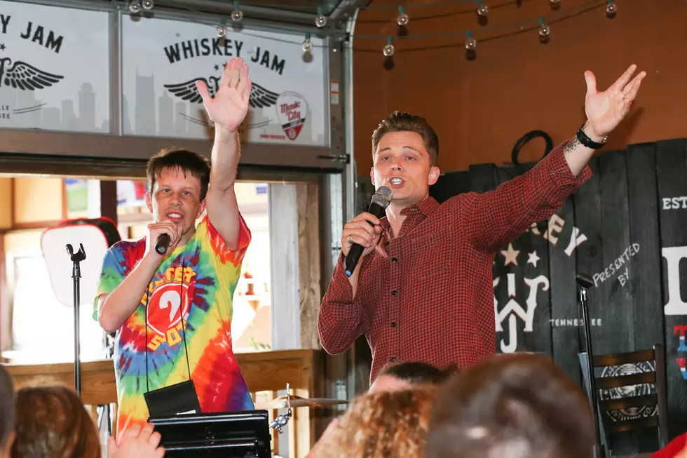 Frankie Ballard Leads Karaoke Event With ACM Lifting Lives Campers