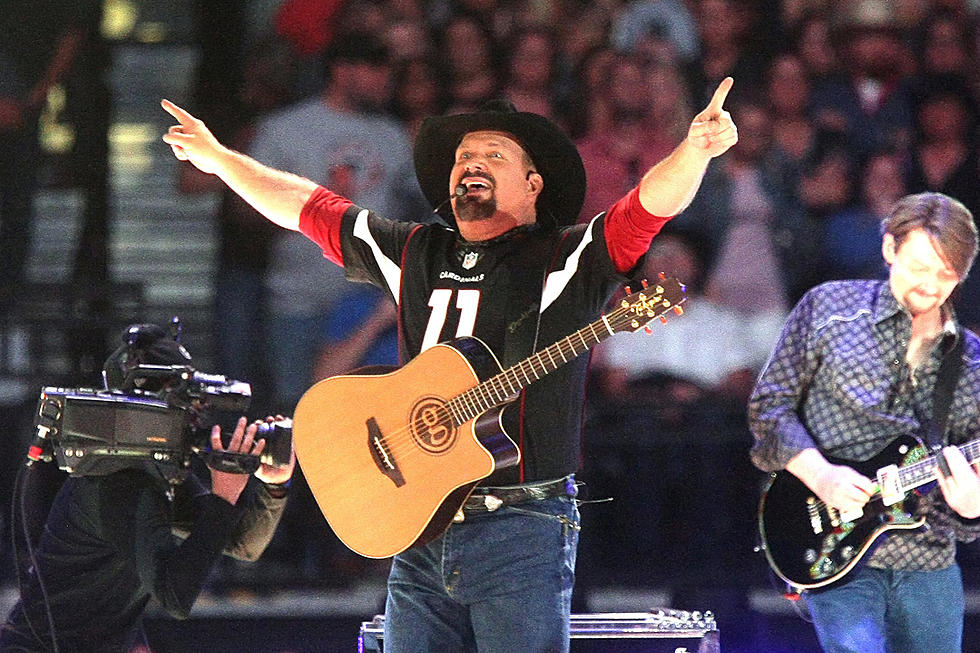 Tix Still Available For Garth Brooks Show In  Skowhegan