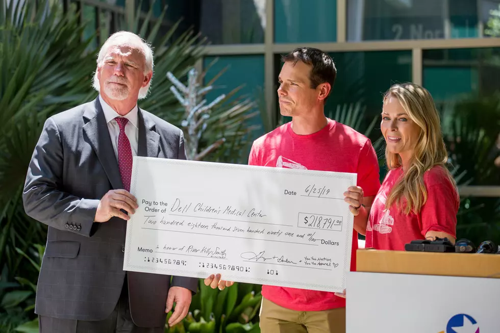 Granger Smith, Wife Donate More Than $200,000 to Children&#8217;s Hospital in Memory of Late Son