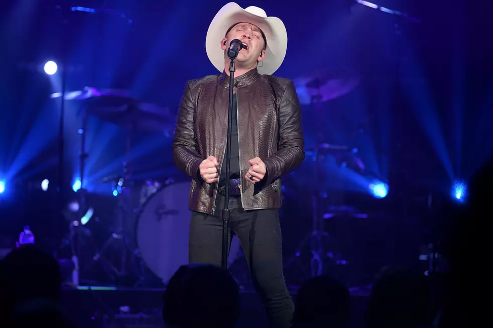 Justin Moore Hoping &#8216;Live at the Ryman&#8217; Album Helps People Deal With Stress of the Pandemic