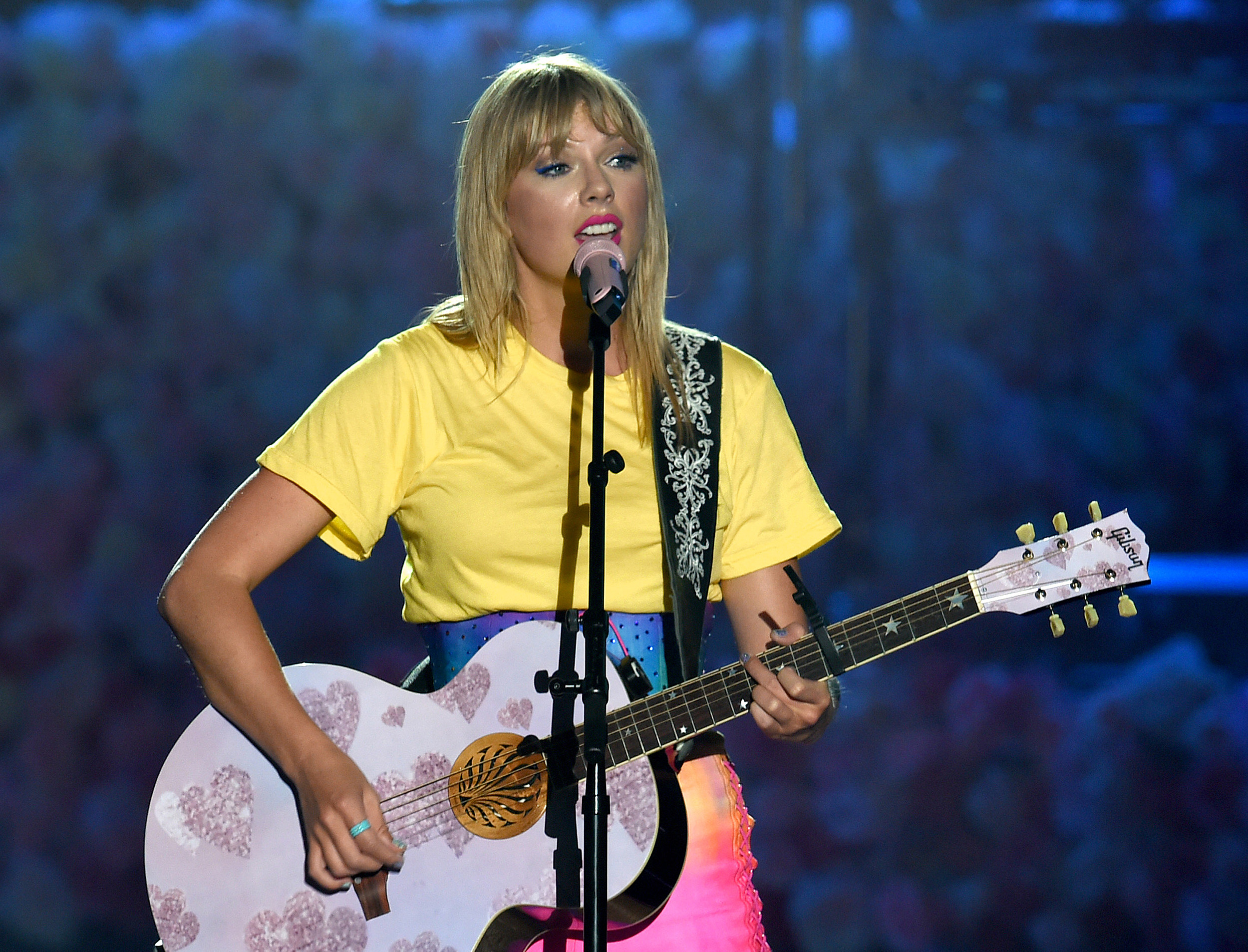 Here Are The Lyrics To Taylor Swift S You Need To Calm Down