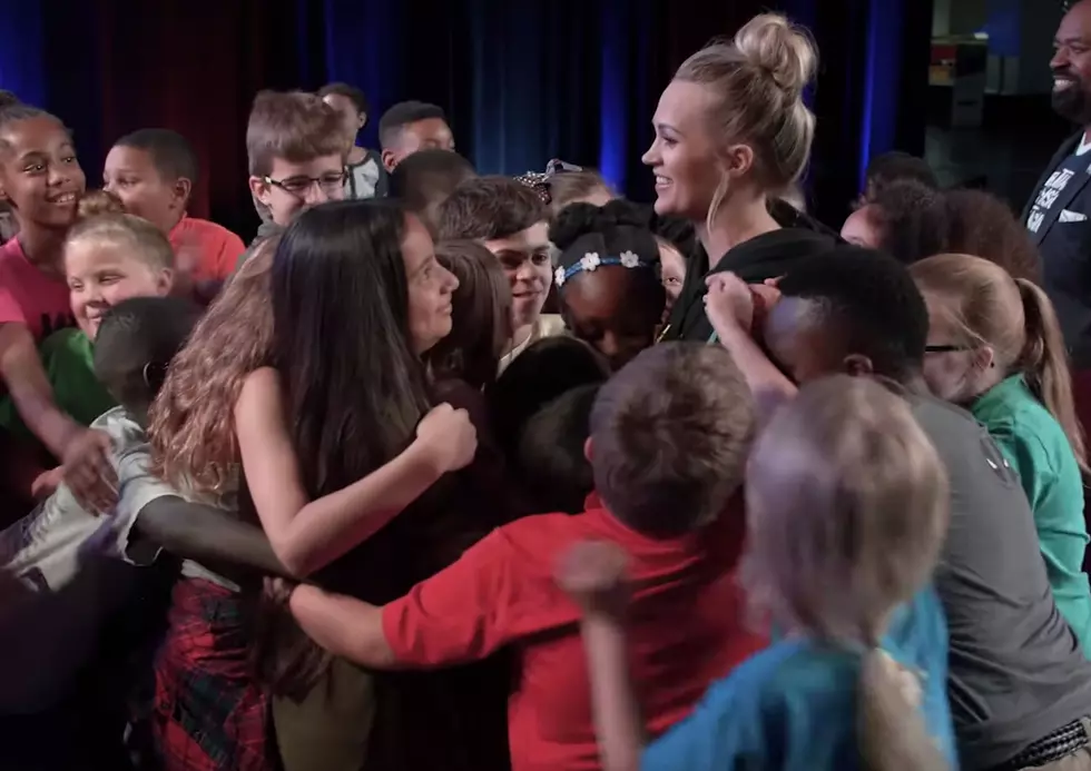 Watch Carrie Underwood Surprise an Elementary School Choir