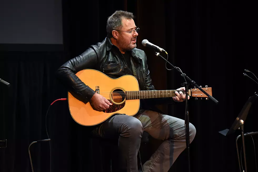 Vince Gill Plots Solo Tour Dates for 2022