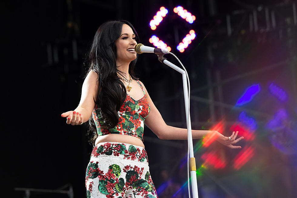 Kacey Musgraves Speaks Out on Mass Shootings at Lollapalooza: ‘Somebody F–king Do Something’