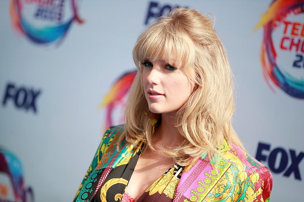 Taylor Swift Snags 2019 Teen Choice Icon Award, Uses Podium to Speak on Gender Pay Gap