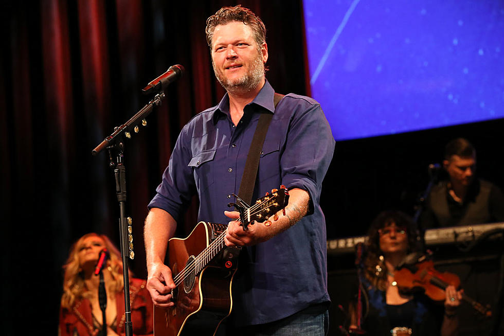 A &#8216;New&#8217; Blake Shelton Album, &#8216;Fully Loaded: God&#8217;s Country,&#8217; Coming in December