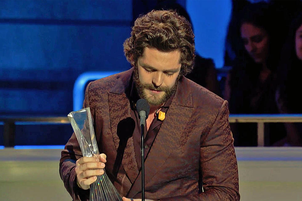 Thomas Rhett Prays for Kane Brown During CMT Artists of the Year Speech