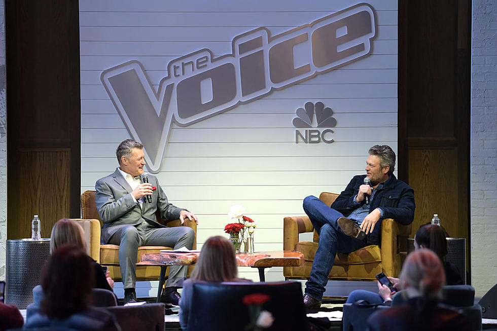 Blake Shelton Hands Out Compliments to Taylor Swift, Nick Jonas During ‘The Voice’ Panel