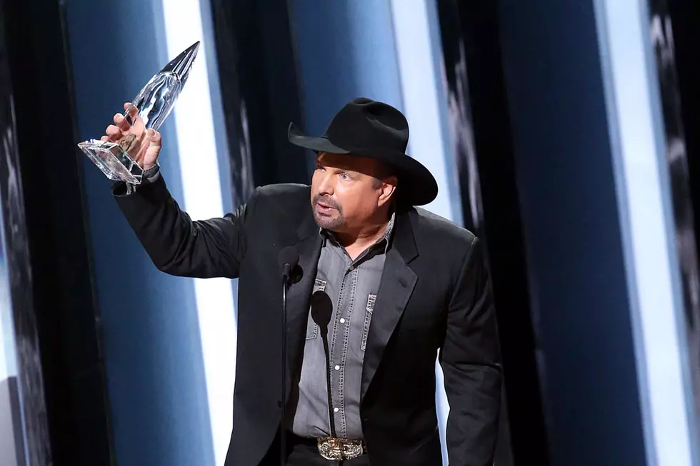 One Tweet Pushed Garth Brooks to Pull His Name Out of Entertainer of the Year Hat