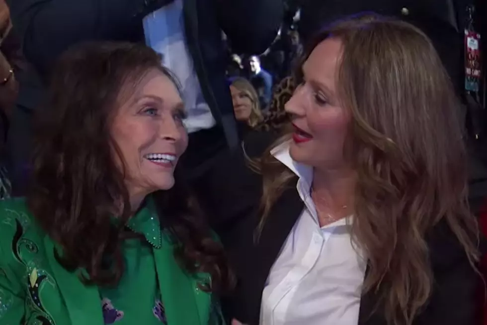 Loretta Lynn Makes Surprise CMA Awards Appearance