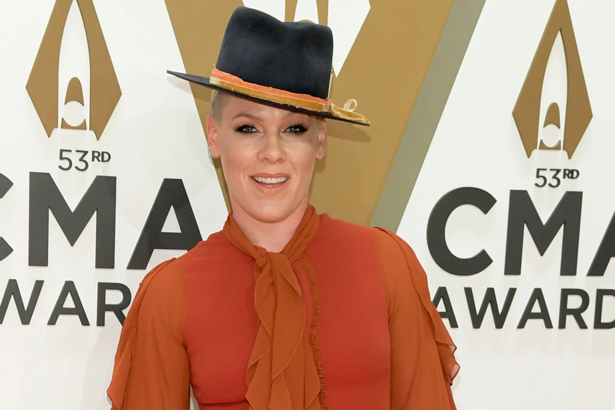 See Who Was the Worst Dressed at the 2019 CMA Awards