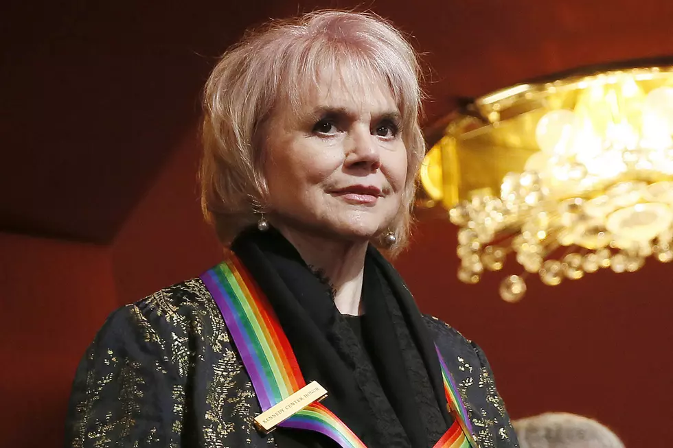 Linda Ronstadt Disses Mike Pompeo During Kennedy Center Honors Speech