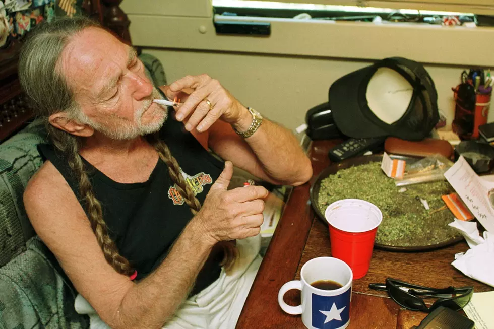 Willie Nelson Reveals Why He&#8217;s Finally Given Up Smoking Pot