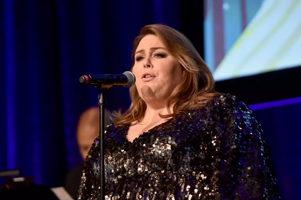 &#8216;This Is Us&#8217; Star Chrissy Metz Signs Record Deal With Universal Music Nashville