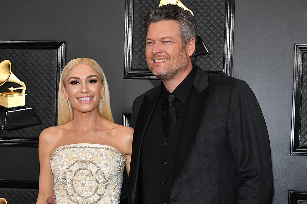 Blake Shelton + Gwen Stefani Stun With Shells on the 2020 Grammys Red Carpet [Pictures]