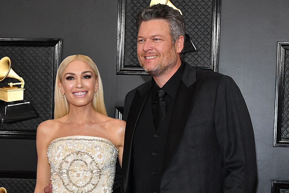 Blake Shelton Makes Surprise Appearance at Gwen Stefani’s Vegas Show