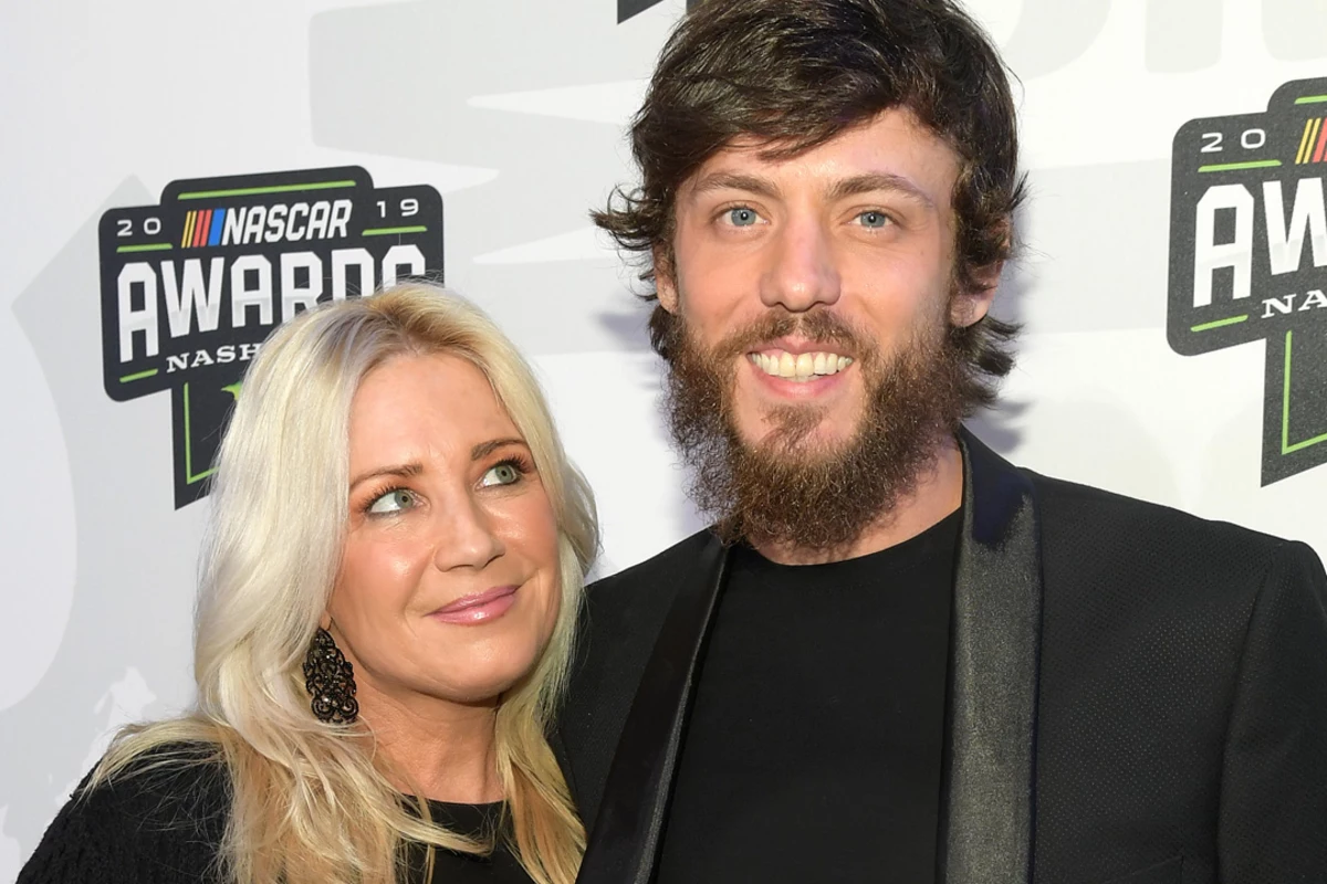 Listen Chris Janson Has Never Been More Comfortable Than Done