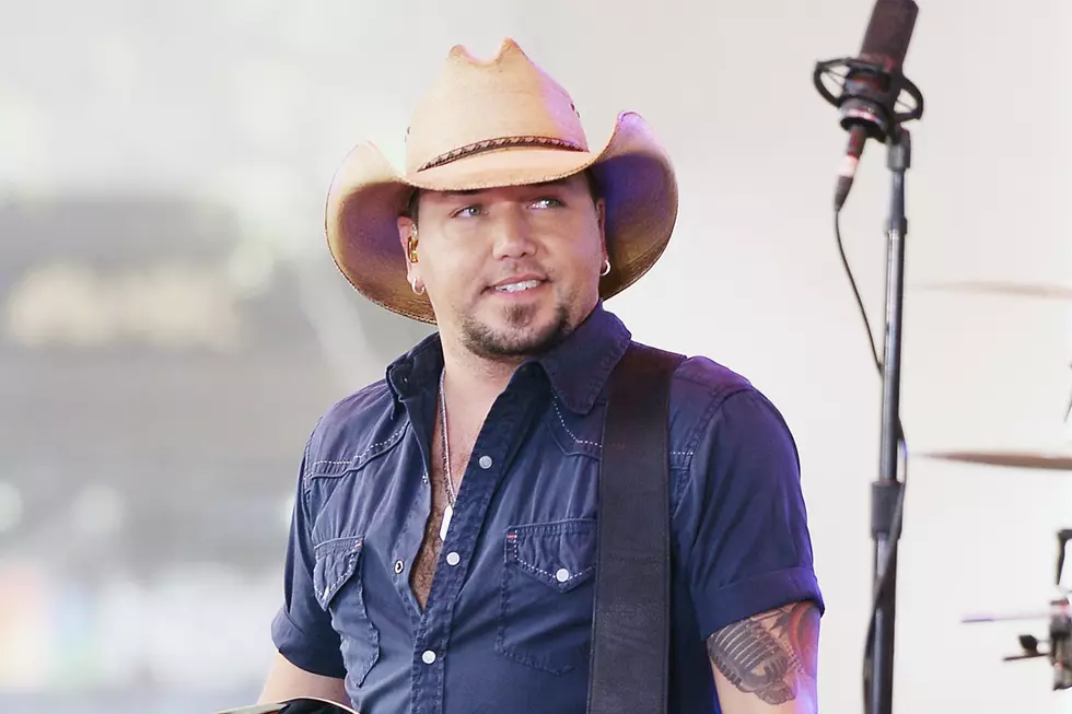 Jason Aldean&#8217;s Son Meets His &#8216;Hero,&#8217; Mickey Mouse, + It&#8217;s Adorable [Pictures]