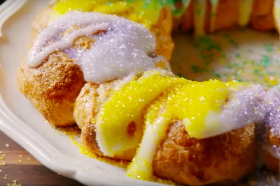 This King Cake Ring Is Required for Your Mardi Gras Celebration