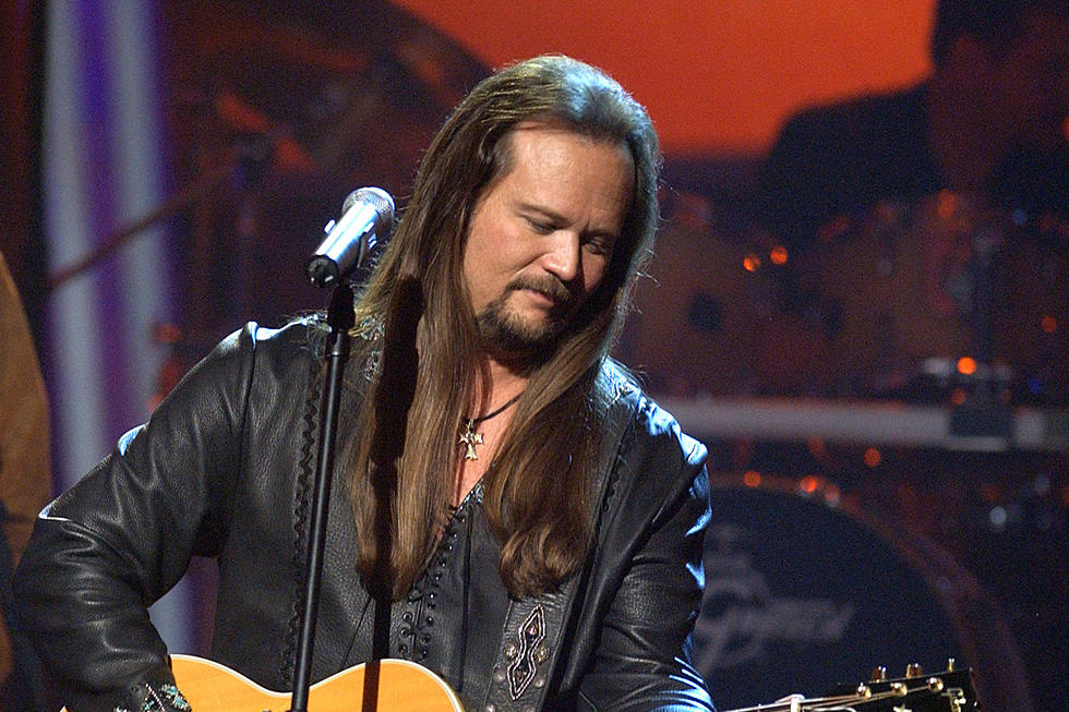 Remember When Travis Tritt Joined the Grand Ole Opry?