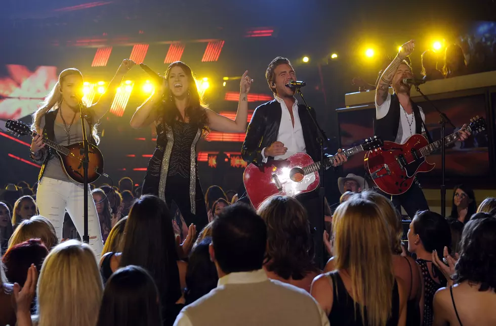 Here&#8217;s What the ACM Awards Looked Like in 2010 [Pictures]