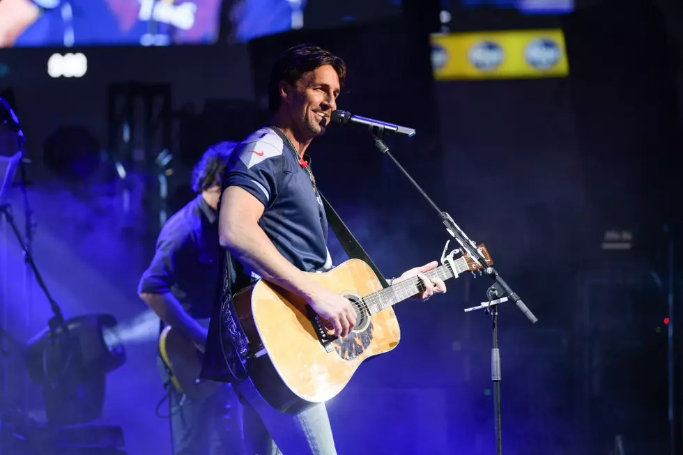 Jake Owen Tributes Kenny Rogers With 'She Believes in Me’ [Watch]