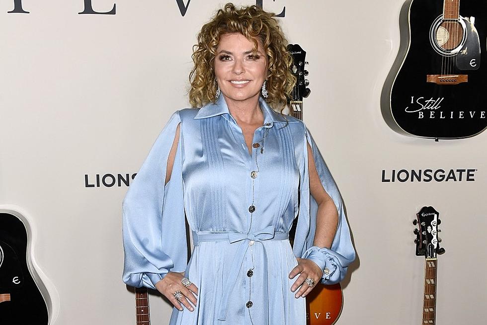 Shania Twain Steps Out for &#8216;I Still Believe&#8217; Movie Premiere [Pictures]