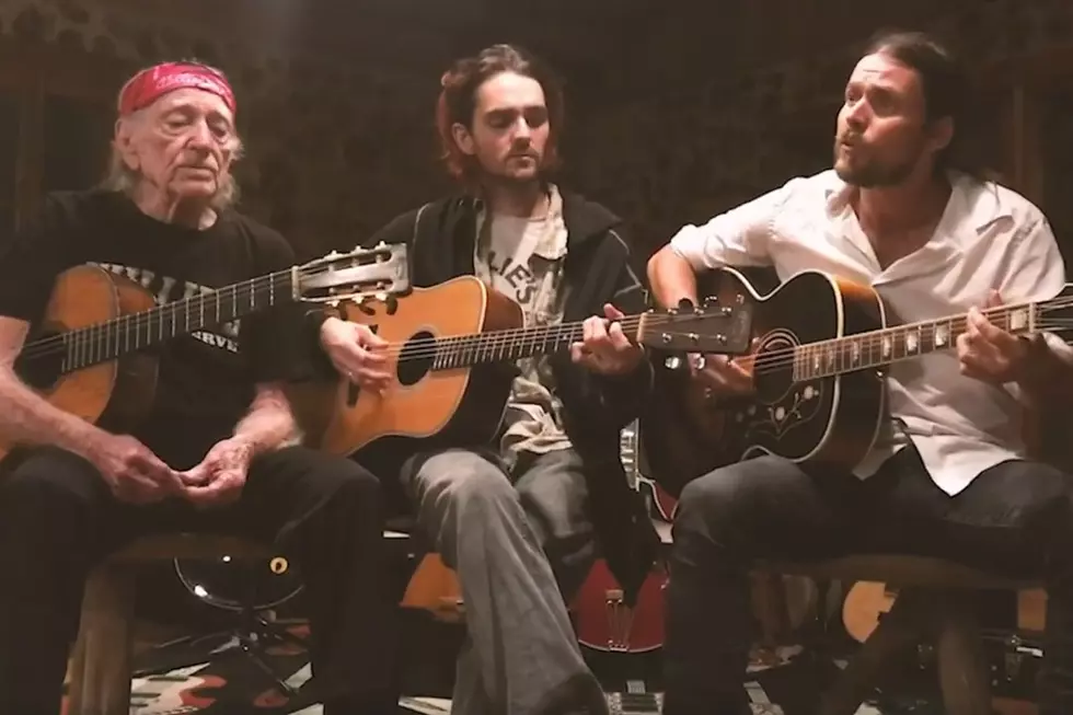 Willie Nelson Sings Uplifting 'Turn Off the News' With His Sons
