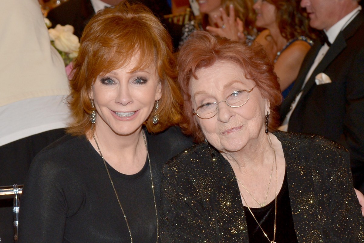 Reba McEntire Pays Tribute to Her Mother With a Song, 'You Never Gave Up on Me'