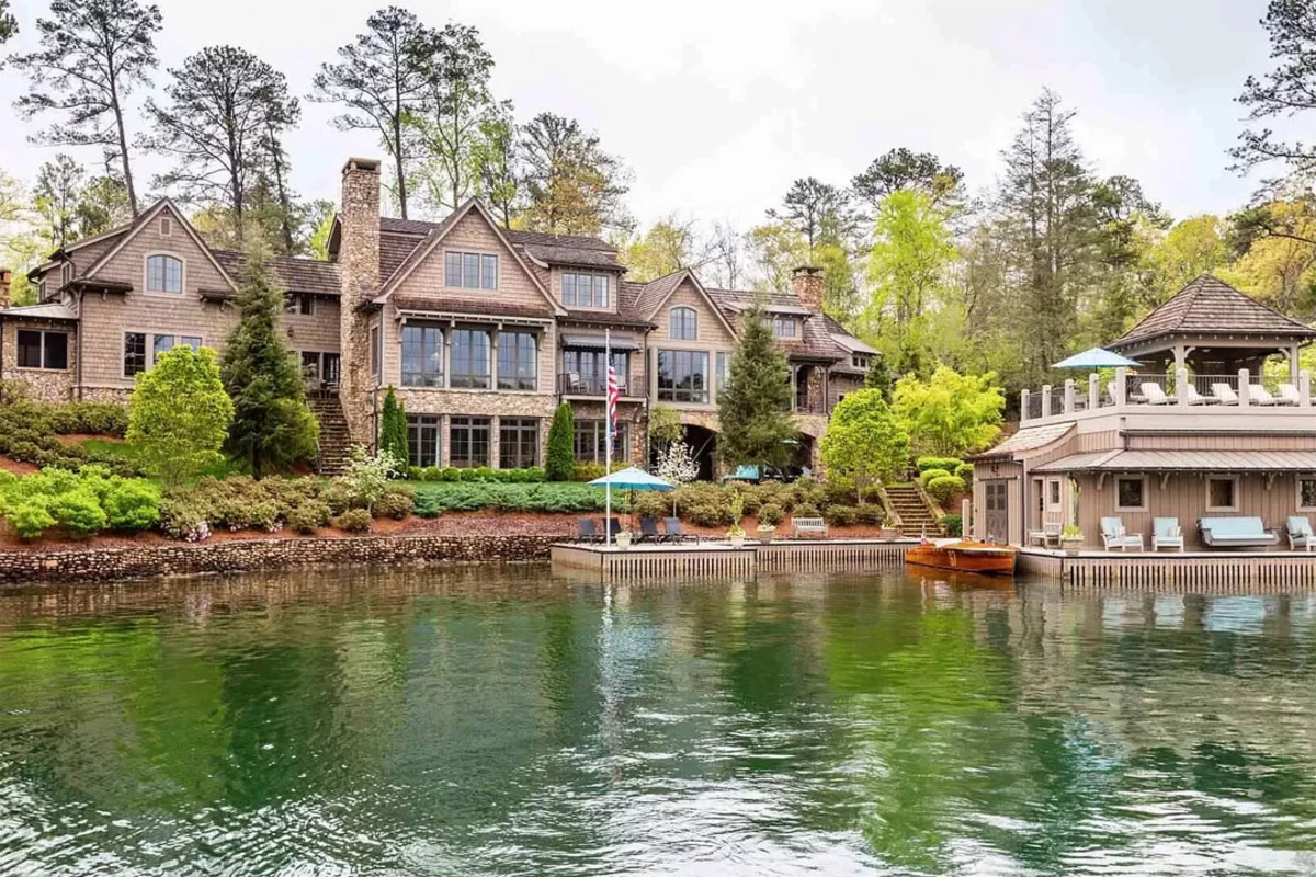 PICS: Alan Jackson's Lakefront Georgia Mansion Is a Stunner!