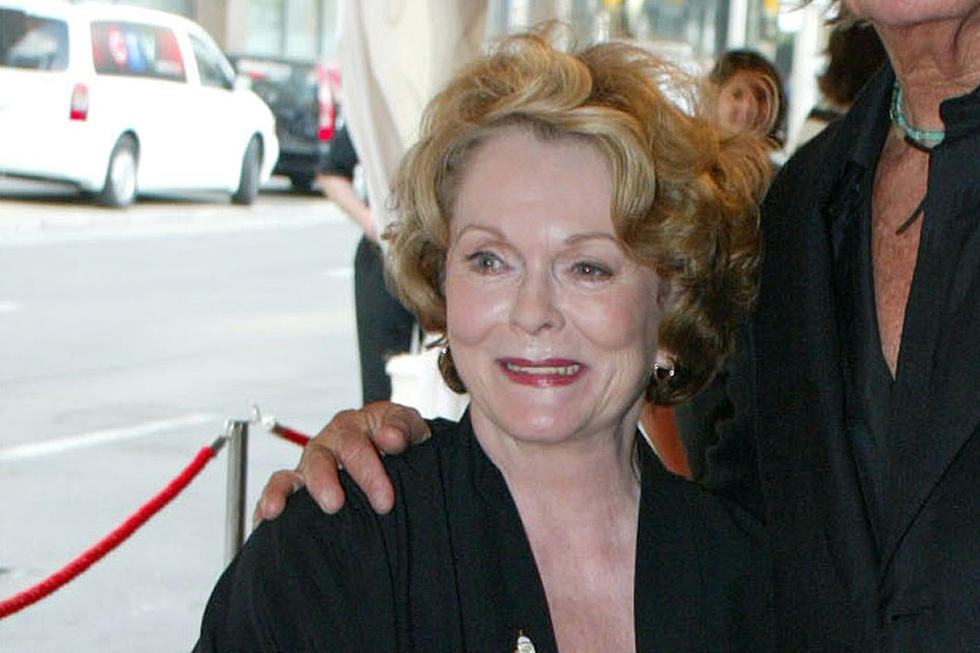 Kiefer Sutherland's Mother, Actor Shirley Douglas, Dies