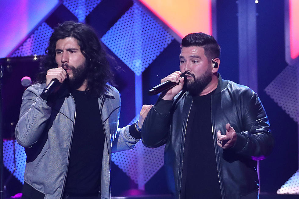 Dan + Shay Drop &#8216;Take Me Home for Christmas,&#8217; a Romantic Original [Listen]