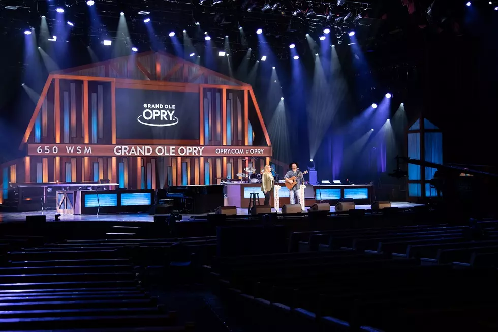 Garth Brooks and Trisha Yearwood Play the Grand Ole Opry on Anniversary of Nashville Flood [Watch]