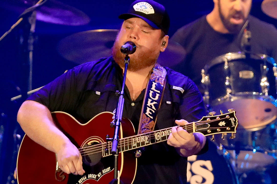 Luke Combs ACM Entertainer of the Year Nod Is ‘Intimidating