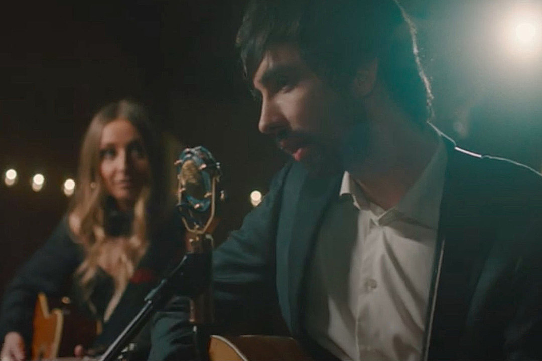 EXCLUSIVE: Mo Pitney and Wife Welcome Baby Girl