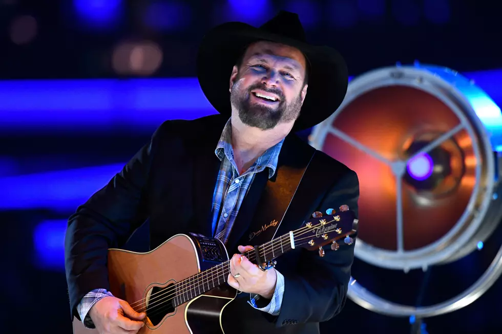 Springfield Drive-In Showing Garth Brooks Concert