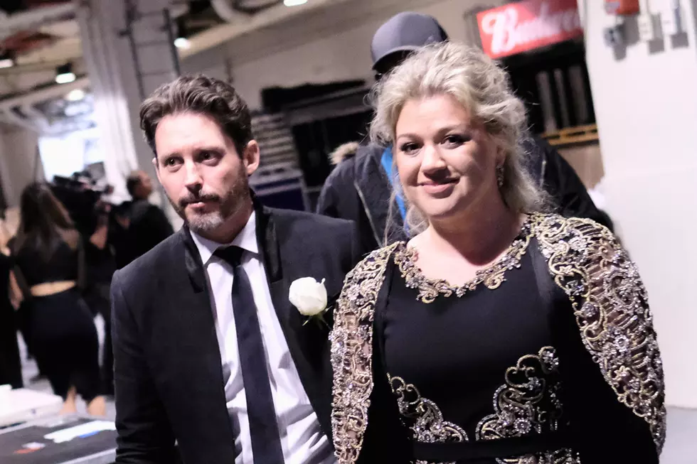 Kelly Clarkson Reaches Divorce Settlement With Ex-Husband