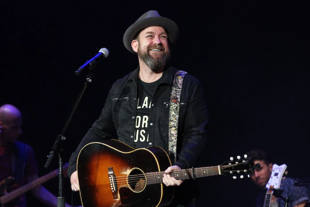 Kristian Bush Releases 'Trailer Hitch' Music Video