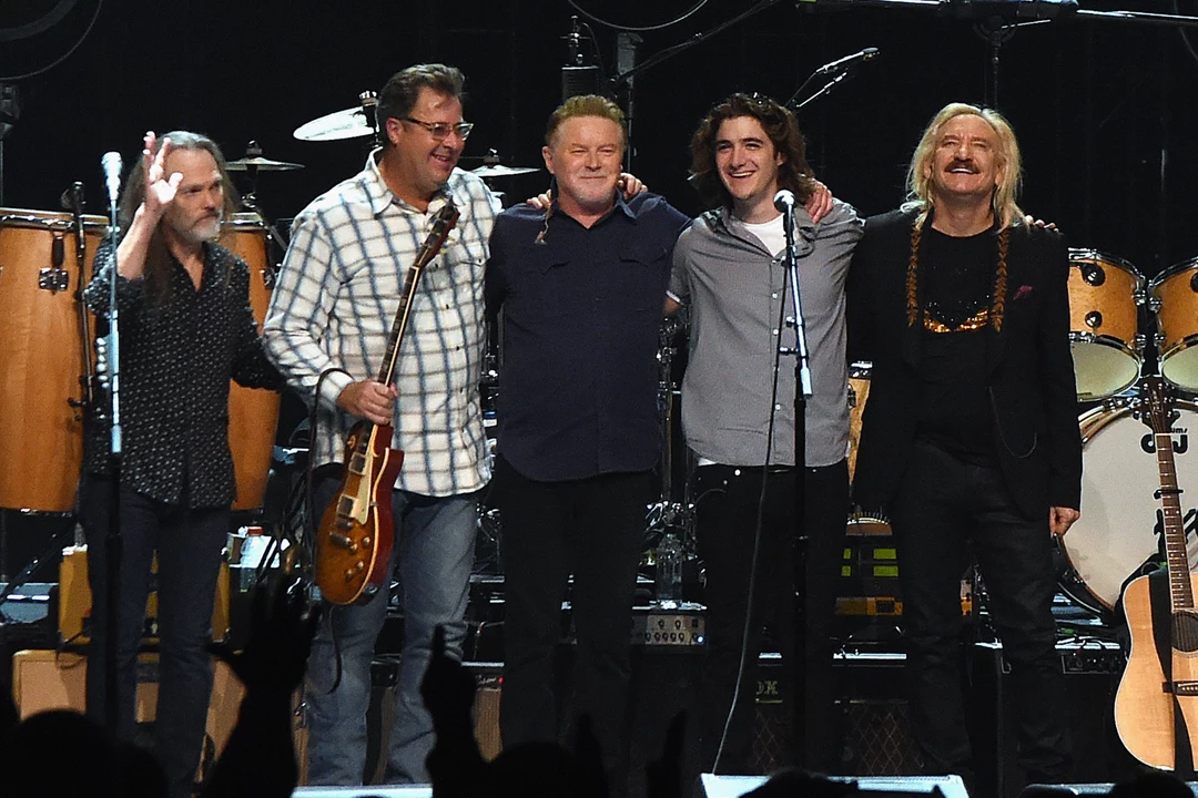 Remember When Vince Gill Stunned Fans by Joining the Eagles? DRGNews