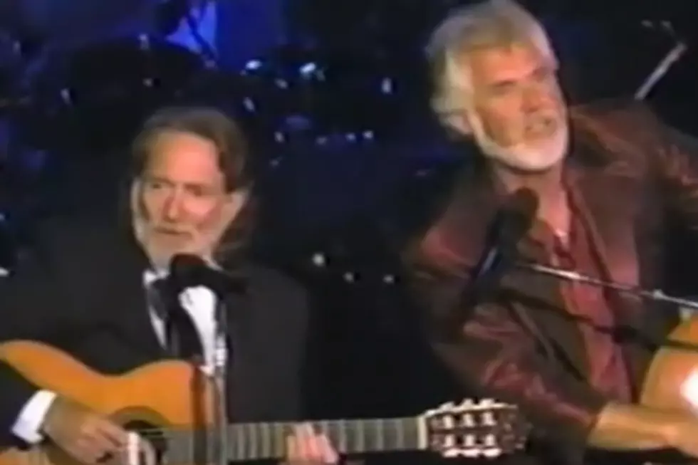 Willie Nelson Reveals He Passed on Kenny Rogers’ ‘The Gambler’ [Watch]