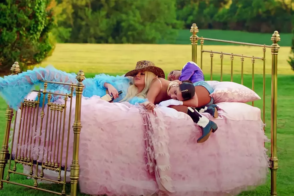 Kelsea Ballerini Tips Her Hat to the Roaring ’20s in Dazzling ‘Hole in the Bottle’ Video