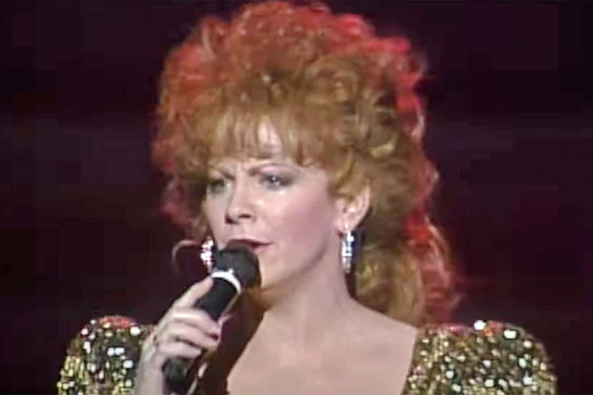 Reba McEntire Honors Late Band Members With New Concert Special