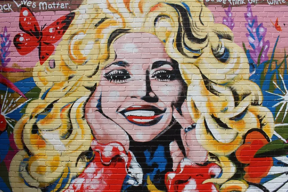 Dolly Parton&#8217;s Support of Black Lives Matter Celebrated With New East Nashville Mural [PICTURES]