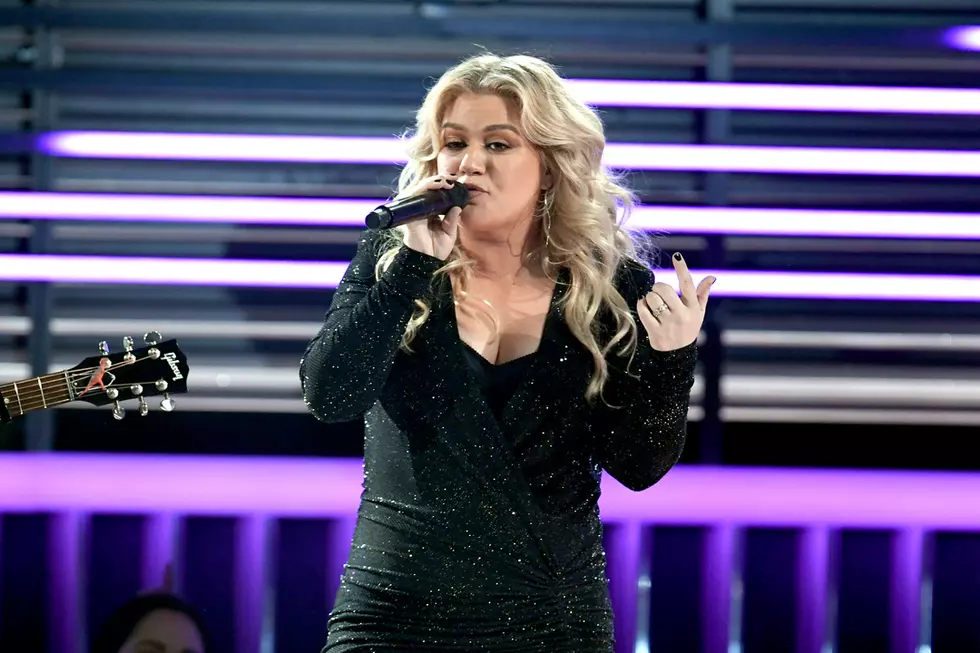 Kelly Clarkson Sued By Her Management Company Over Alleged Unpaid Commissions