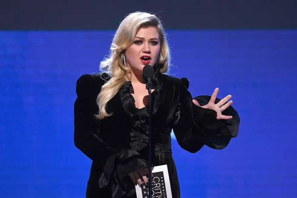 Kelly Clarkson Celebrates 20th Anniversary Of 'American Idol' Win