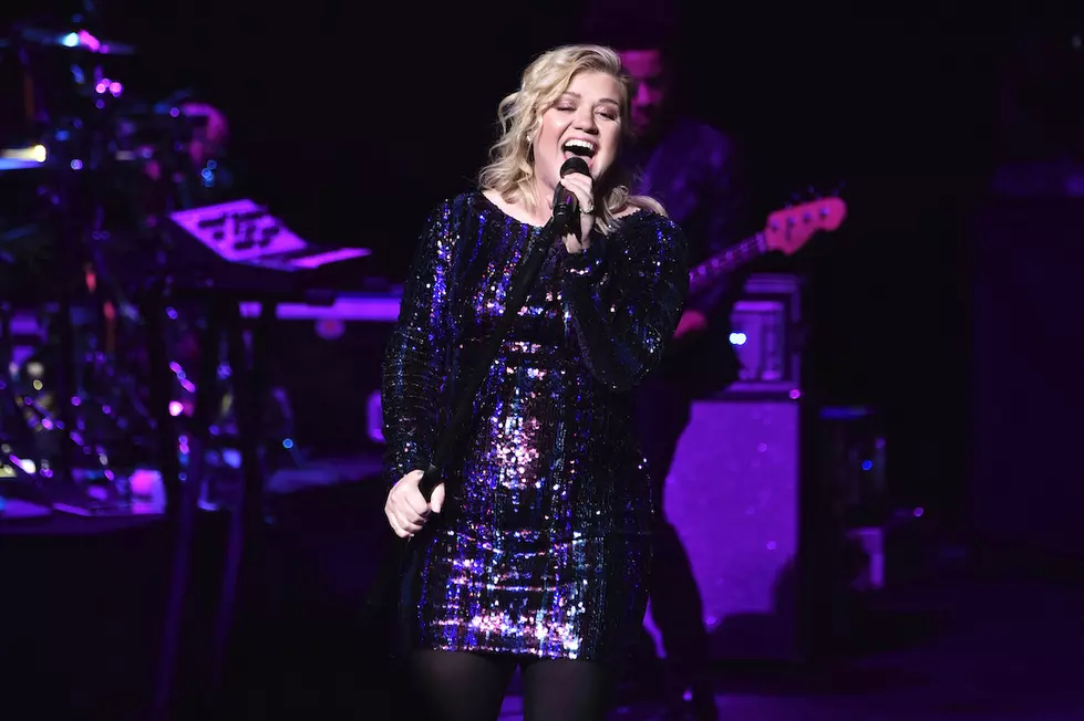 Kelly Clarkson’s Got a Christmas Duet With Brett Eldredge in the Works