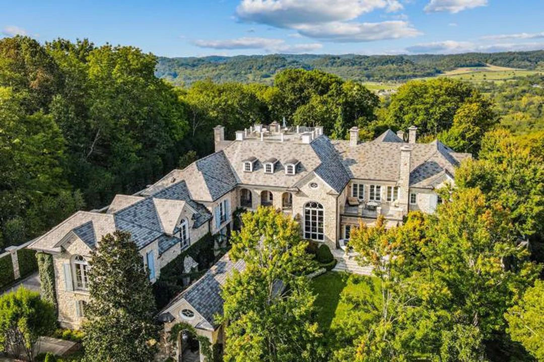 Alan Jackson Selling Spectacular Hilltop Estate For 23 Million Taste   Alan Jackson Tennessee Estate Pictures 